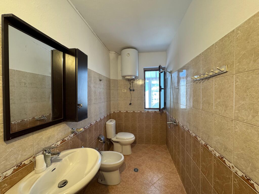 Appartamento 3+1 Via Durazzo, Ambasciata Cinese, Hotel Colosseo