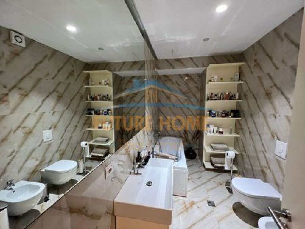 Shitet, Apartament 2+1+2, Ambasador 3