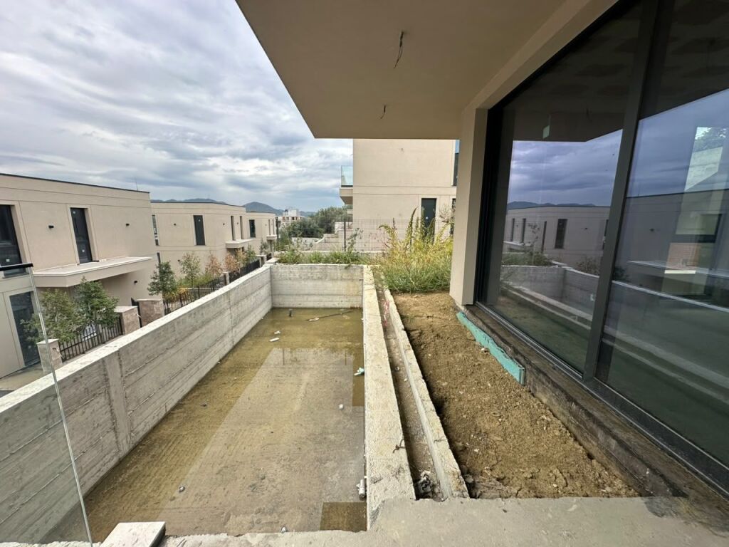 SHITET VILË INDIVIDUALE – LAKE SHORE RESIDENCES 📍 Liqeni i Farkës, Tiranë