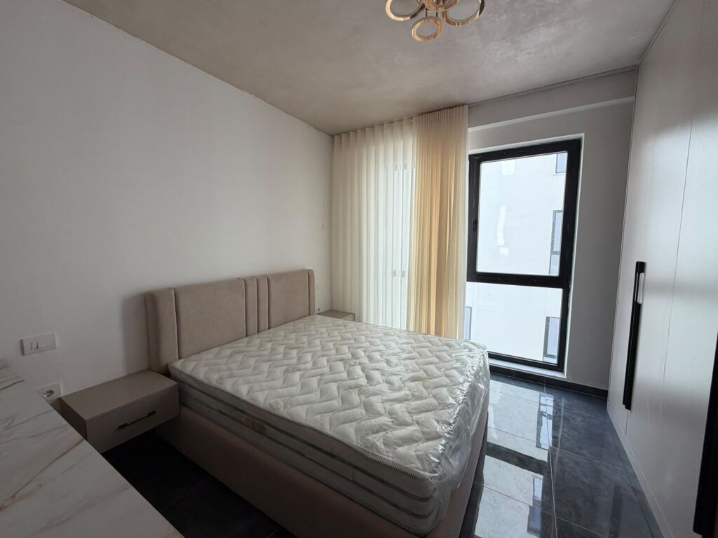 Shitet apartament 2+1 ne Malin e Robit