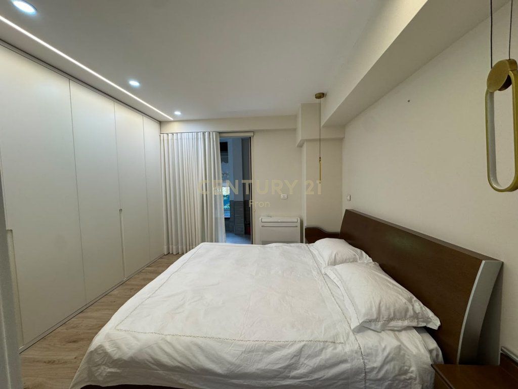 APARTAMENT MODERN PER QIRA PRANE ARENES KOMBETARE! 2,500 € /Muaj