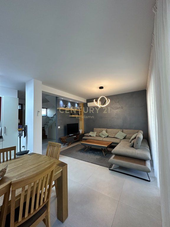 VILË PËR SHITJE – PERLA RESORT, GJIRI I LALZIT – 495.000 €
