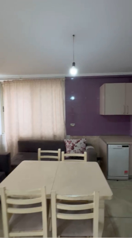 🏢 Ambient zyre me qira – Përballë Liqenit Artificial &amp; Lake View