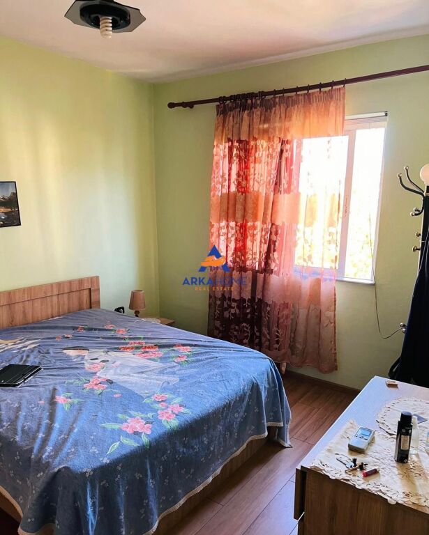 JEPET SHTËPI ME QERA 2+1 + 2 BALLKONE " RRUGA QEMAL STAFA " 50.000 LEKË