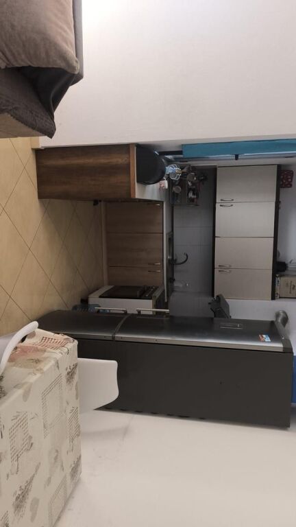 Appartamento 2+1 arredato in affitto ad Astiri – 38 000 lekë