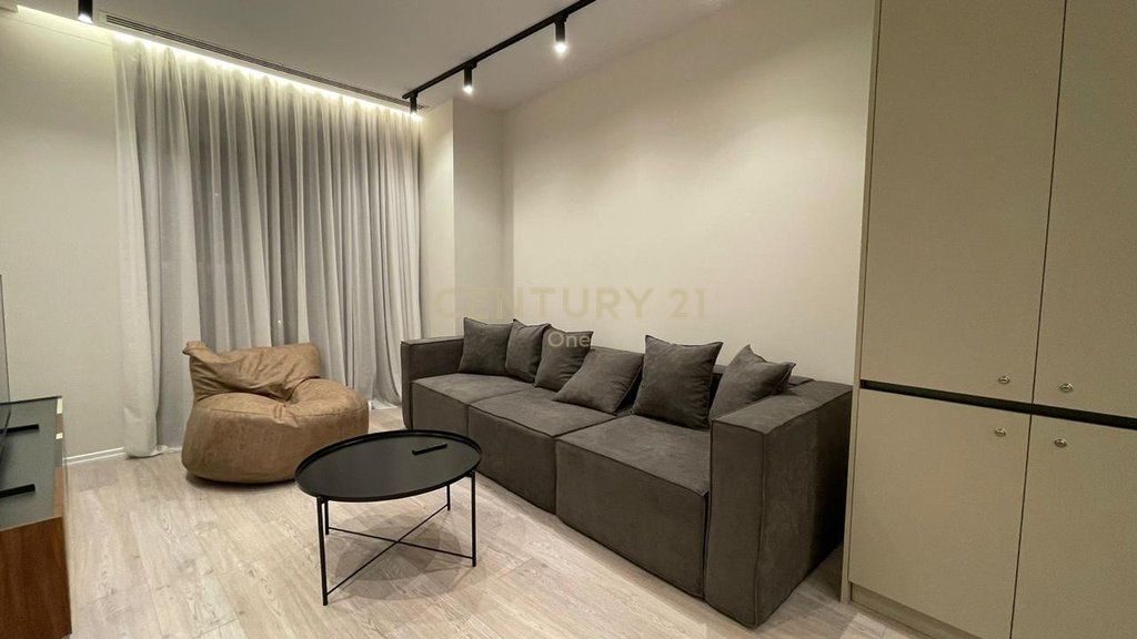 JEPET ME QIRA APARTAMENT 1 + 1 + POST PARKIMI TEK LAKE VIEW ! 1,450 €