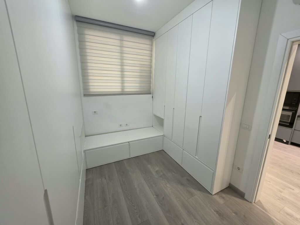 🏡 APPARTAMENTO 2+1 + CAMERA ARMADIO + PARCHEGGIO IN AFFITTO 🏡  📍 Indirizzo: Don Bosko, vicino a Vizion Plus💰 Prezzo: 120.000 lekë/mese
