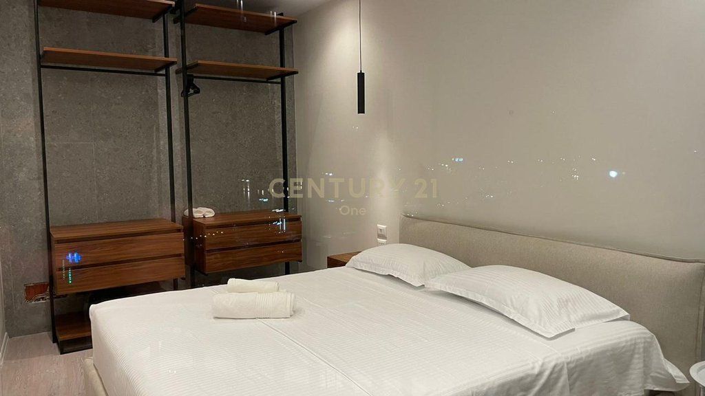 JEPET ME QIRA APARTAMENT 1 + 1 + POST PARKIMI TEK LAKE VIEW ! 1,450 €