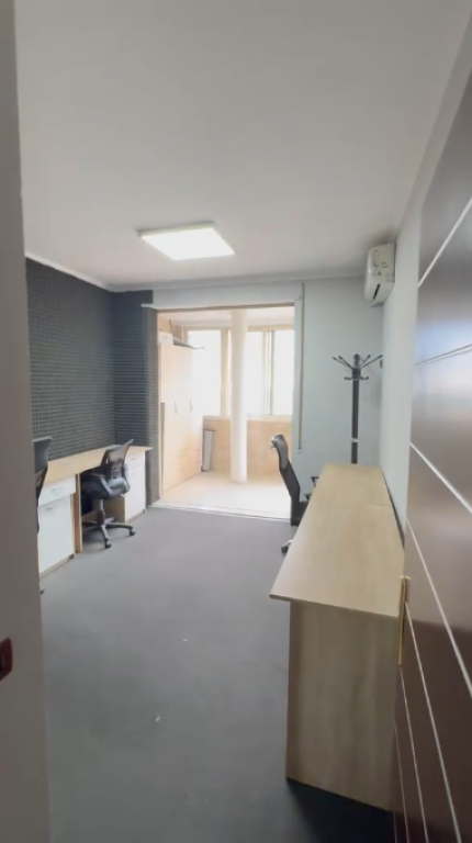 🏢 Ambient zyre me qira – Përballë Liqenit Artificial &amp; Lake View