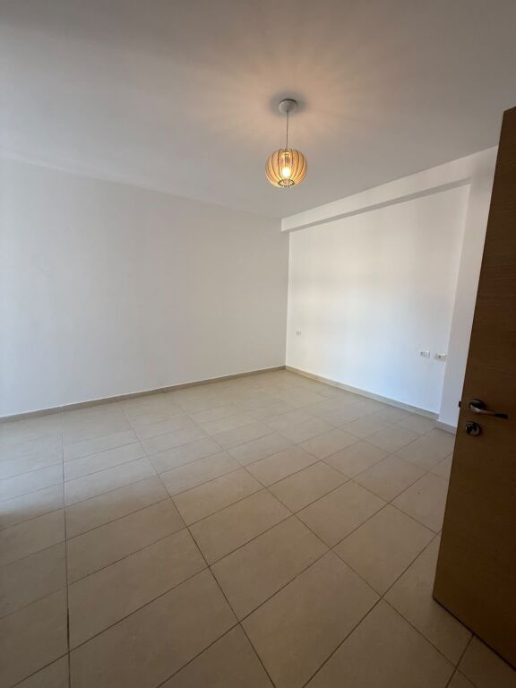 Apartament / Zyre me qira ne Kinostudio