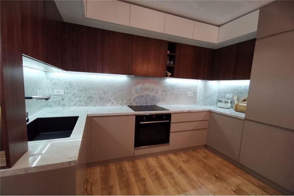 Apartsment 2+1+2 te Sheshi Willson