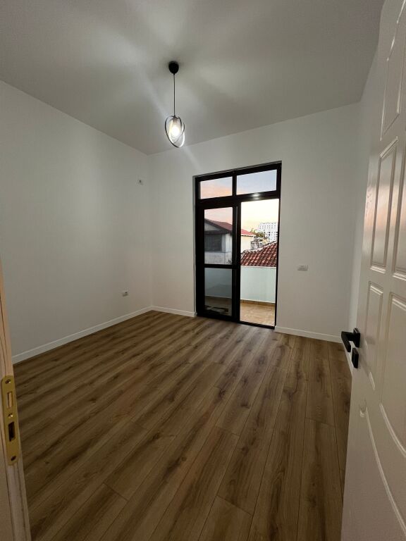 SHITET APARTAMENT 1+1 – 5 MAJI, TIRANË