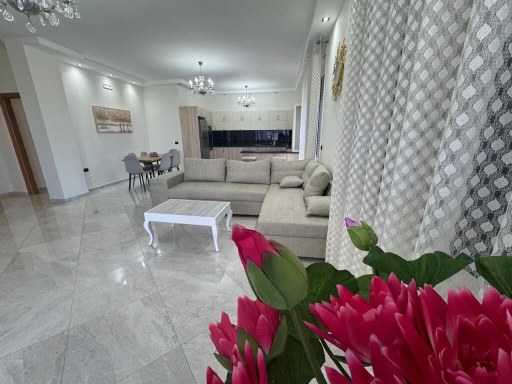 Apartament 3+1+2 me qira prane Park Life Residence