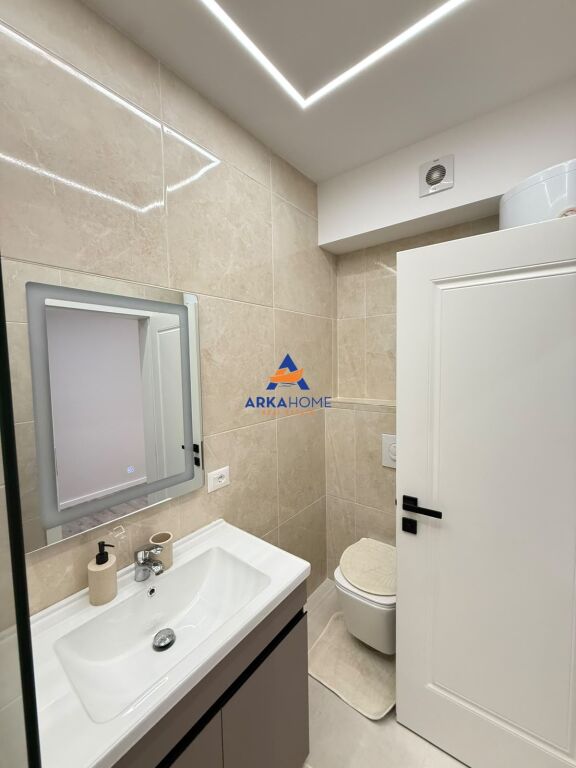 SHITET APARTAMENT 1+1+BALLKON "PRANE HOTEL PELIKAN,DURRES" 125.000 EURO