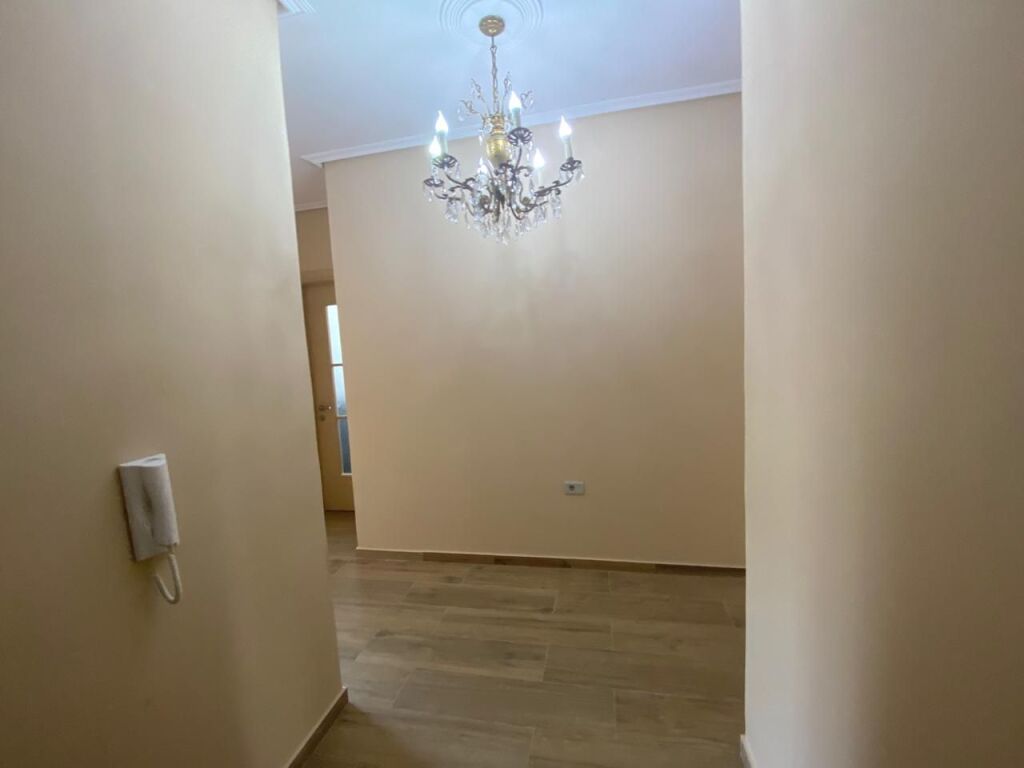 🏡 APARTAMENT 2+1+2 BALLKONE ME QIRA AFATGJATË – VLORË/Kombianti i Peshkut