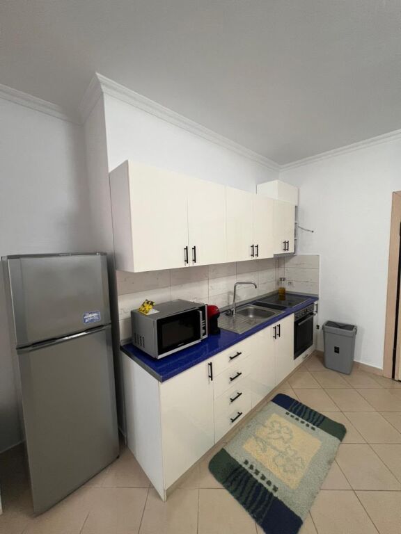 Jepet me qera apartament 2+1 prane fakultetit ekonomik