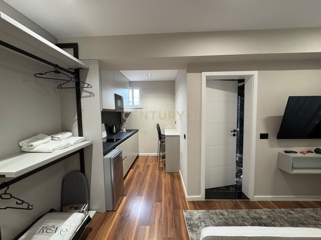 Appartamenti AirBnb in affitto vicino a Xheko Imperial, Blloku