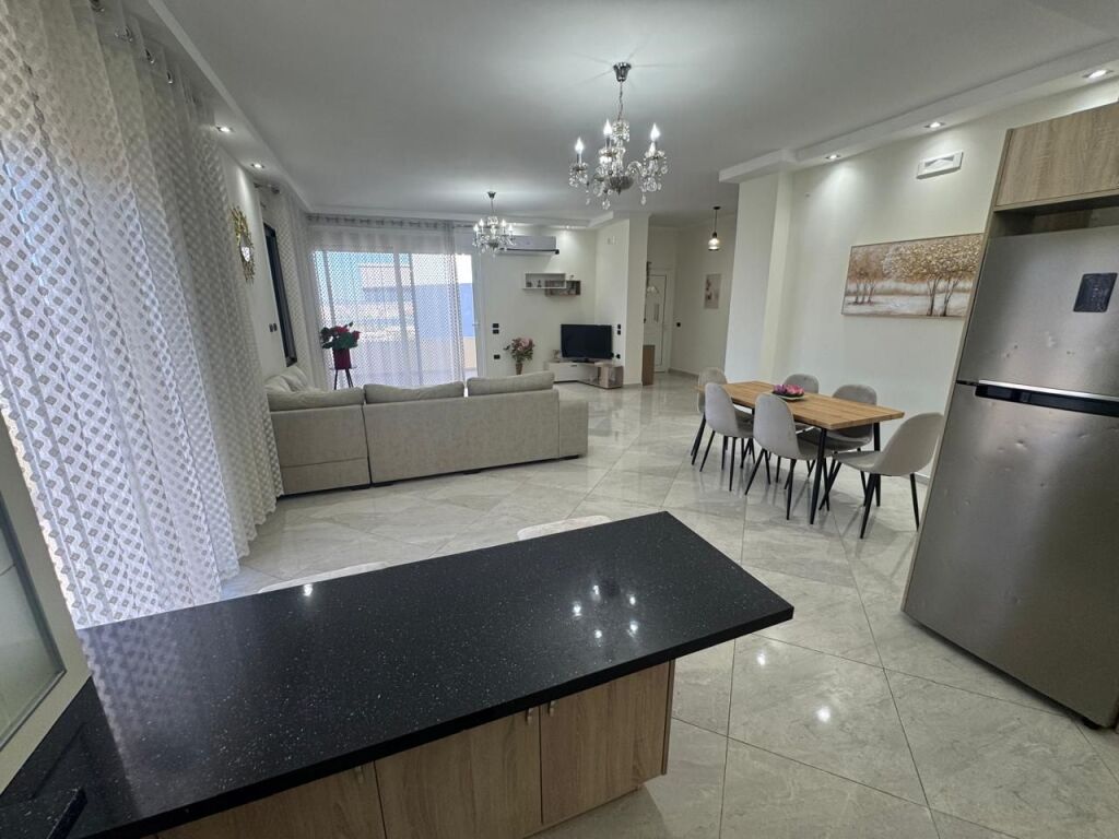 Apartament 3+1+2 me qira prane Park Life Residence