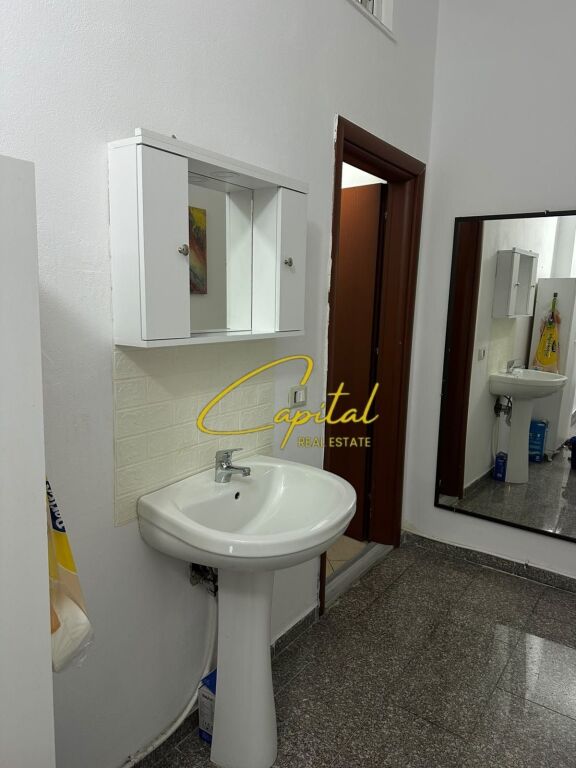 APARTAMENT ME QIRA 2+1 RRUGA JORDAN MISJA 65.000 LEKE