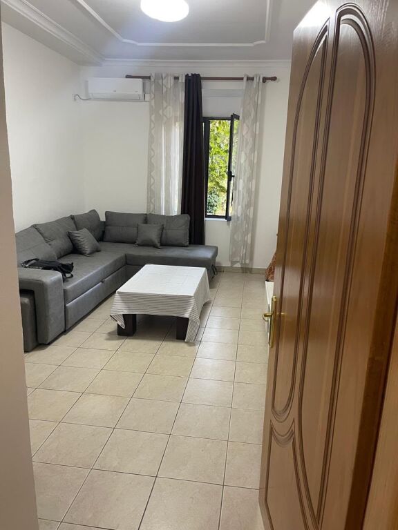 Shallvaret , Shitet apartament 2+1.