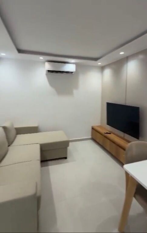 Shitet apartament 1+1 plazh