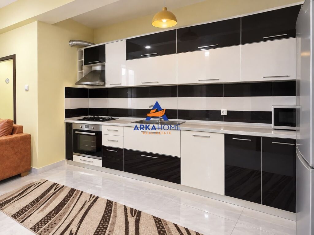 SHITET APARTAMENT 3+1+3 BALLKONE "PRANE SHKOLLES FAIK KONICA, MYSLYM SHYRI" 38400000 LEKE