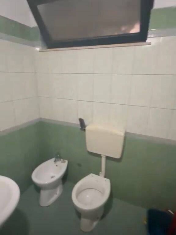 Jepet me qera apartament 2+1 kenet durres