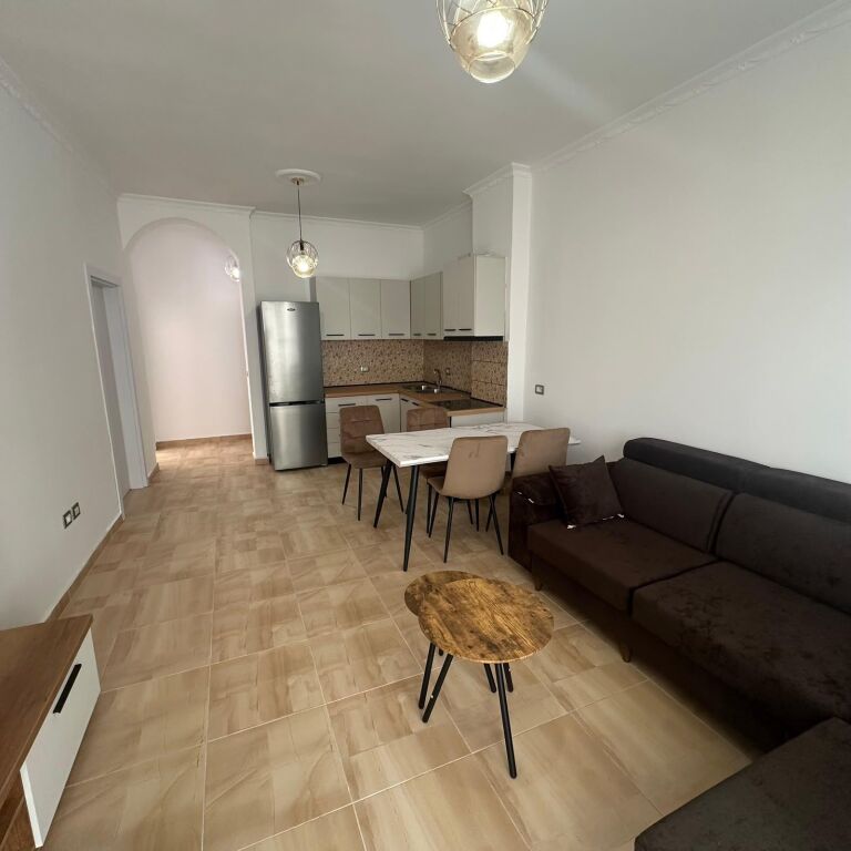 Appartamento/in affitto 3+2+1 📍Nuovo Maternità, Via: Selman Riza