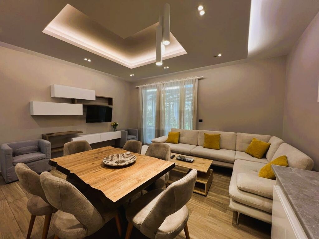 🏡Apartament 2+1 me qira+kopsht🌿PRANË TEG-ut 🏡