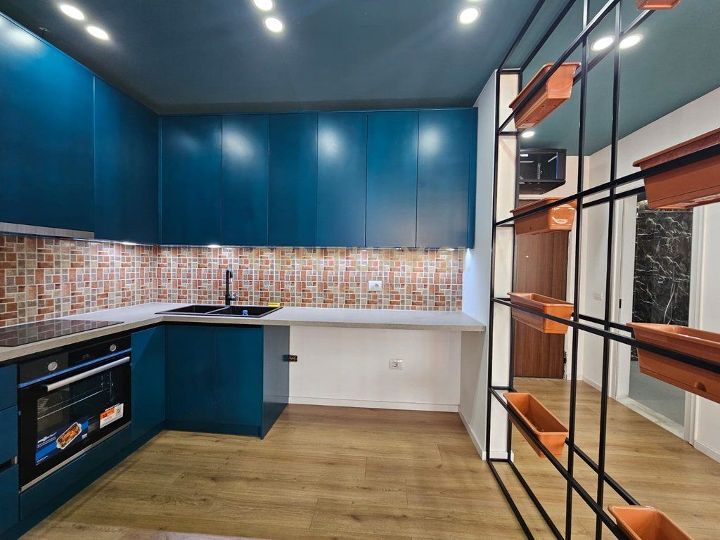 Jepet me qira apartamenti 1+1 per zyra/biznes