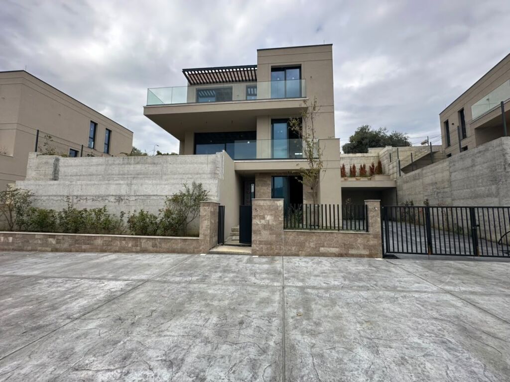 SHITET VILË INDIVIDUALE – LAKE SHORE RESIDENCES 📍 Liqeni i Farkës, Tiranë