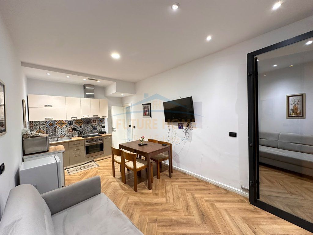 In vendita, Duplex, Via Myslym Shyri, Tirana.