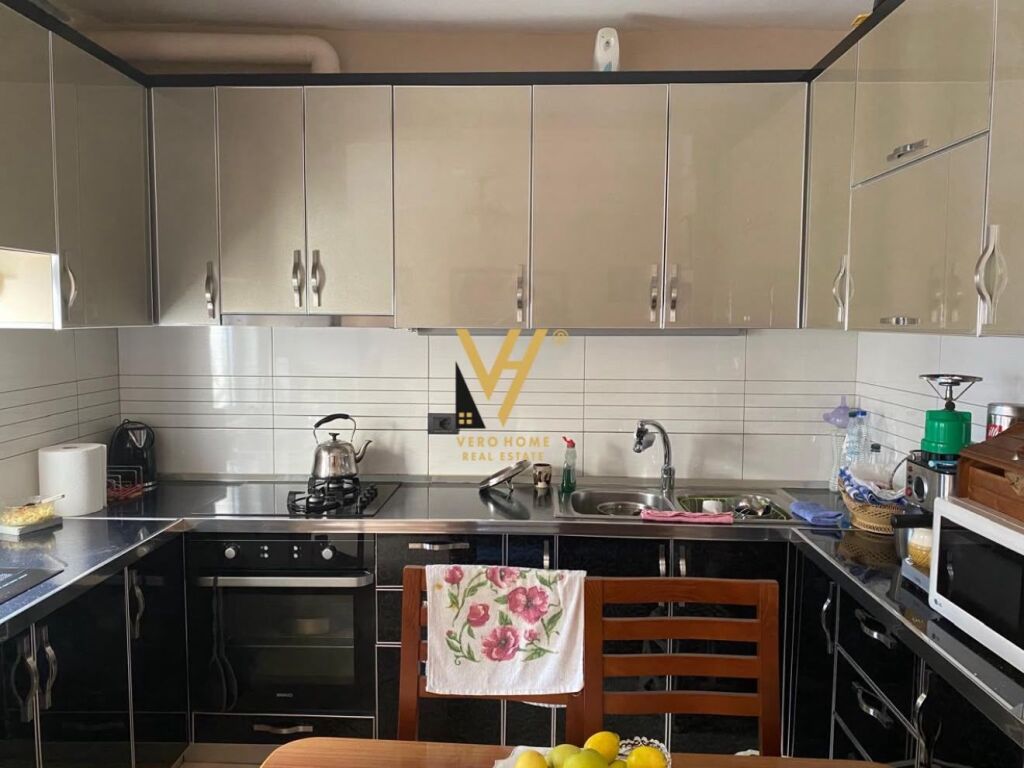 JEPET APARTAMENT 1+1 ME QIRA TE RRUGA FORTUZI 65.000 LEKE
