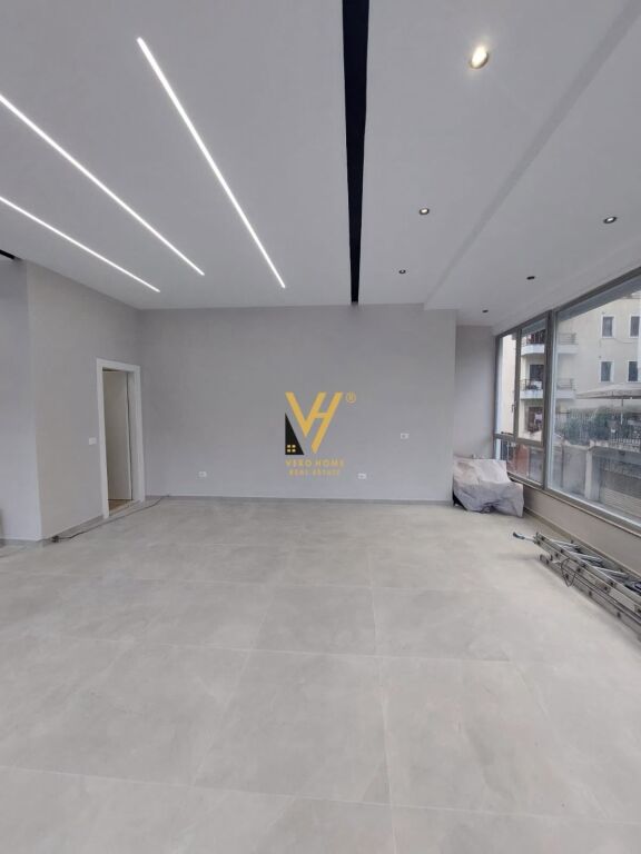 SHOP FOR SALE 45 M2 IN KODRA E DIELLIT 120,000 EURO