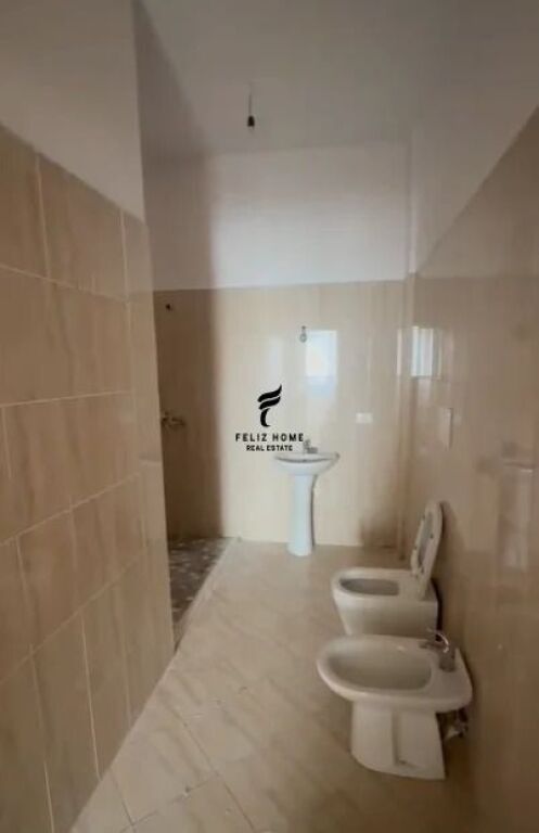 SHITET APARTAMENT 3+1+2 LIQENI I THATE 225.000 EURO FH-97718