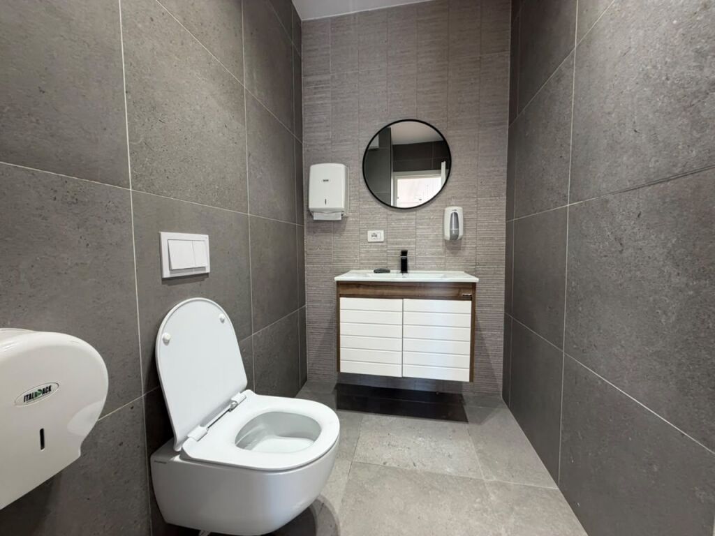 Business premises for rent at Zogu I Boulevard.