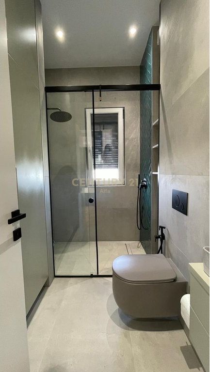 appartamento 3+1 con veranda, posto auto incluso – mobili nuovi, Giardino Botanico!