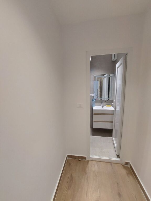 Qera | Ambjent Biznesi | Rruga Bardhyl | 500 €/muaj