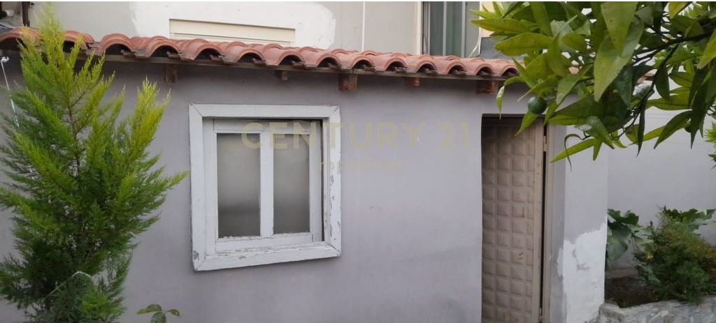 Shtëpi 2+1 Në Shitje në Elbasan Qender - 100,000.00€ | 71 m²