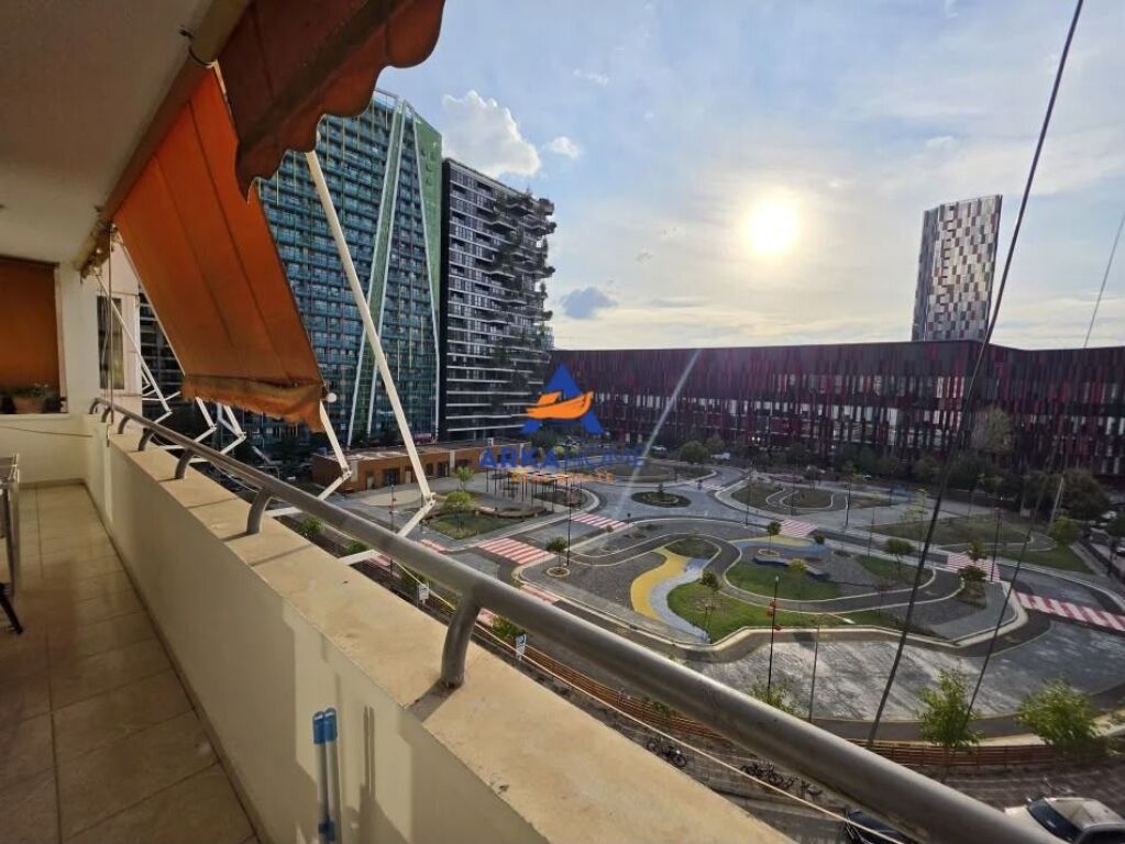 JEPET ME QERA APARTMENT+POST PARKIMI PER ZYRA "TE STADIUMI AIR ALBANIA" 2000 EURO