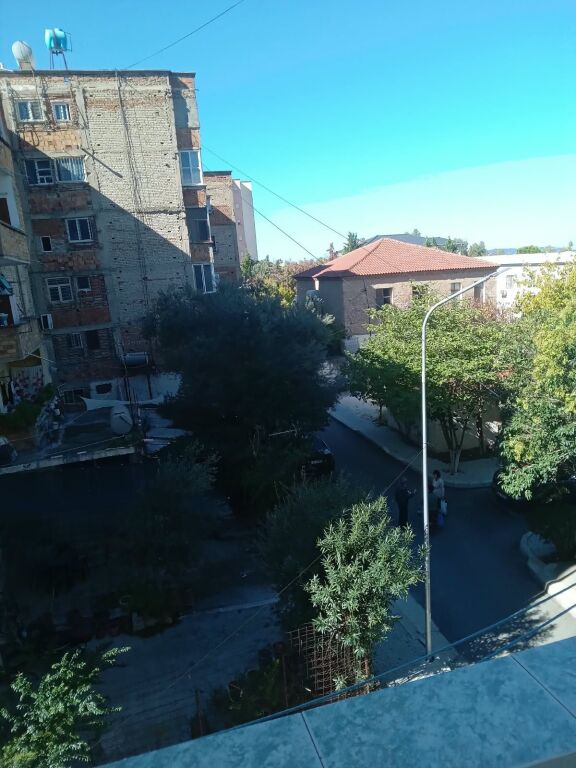 🏡 APARTAMENT 1+1 ME QIRA AFATGJATË – VLORË/Te Policia