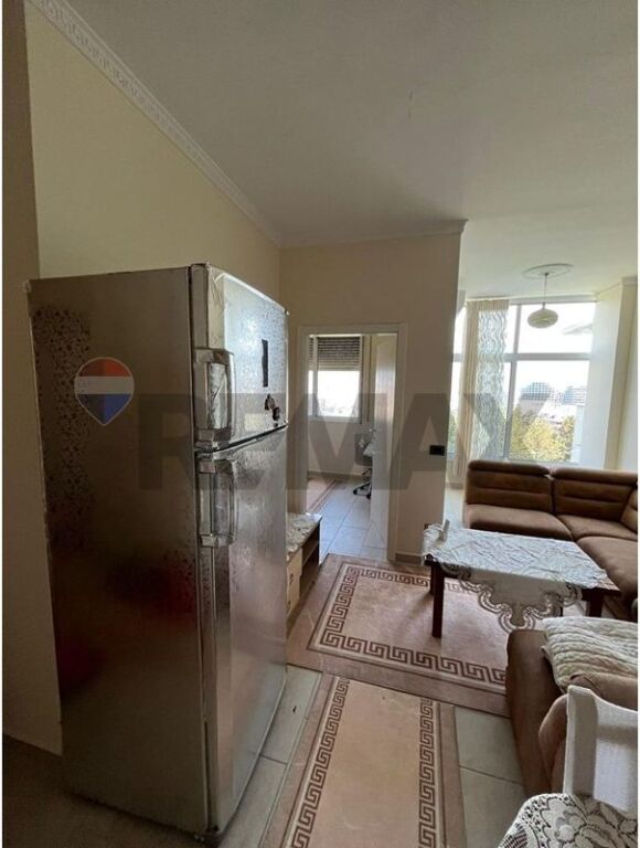 Apartament - Për Qira - Kopshti Botanik, Tiranë