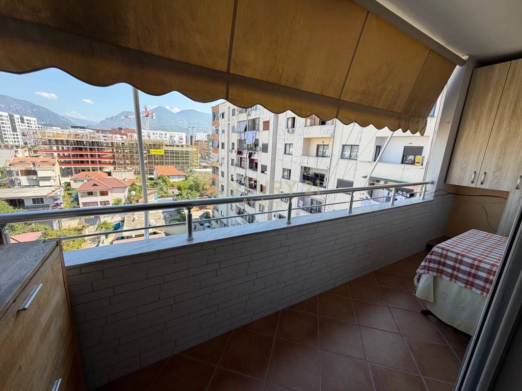SHITET APARTAMEN 2+1+DEPO NE DON BOSKO !!