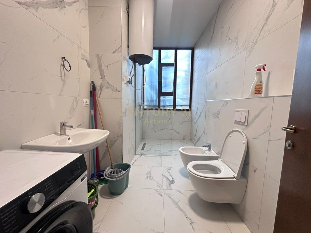 Apartament 2+1 me qira në Bulevardin Zogu i Pare / Qendër! 800 € /Muaj