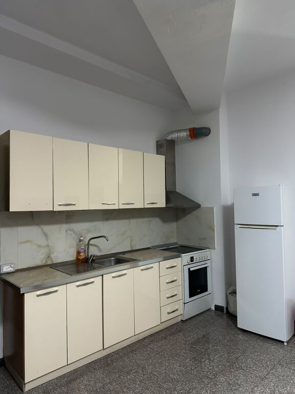 🏢Via Jordan Misja, appartamento 2+1 in affitto, arredato 65.000 Leke