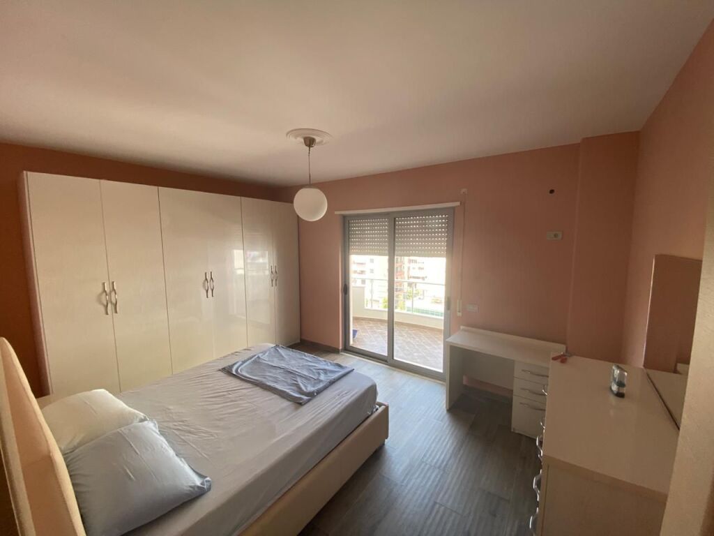 🏡 APARTAMENT 2+1+2 BALLKONE ME QIRA AFATGJATË – VLORË/Kombianti i Peshkut