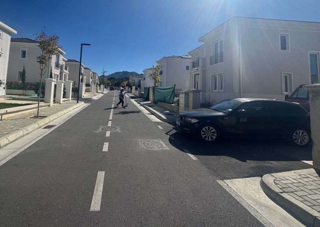 Vilë moderne me qira në Rolling Hills, TEG