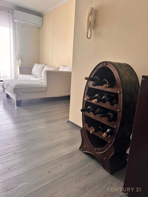 Shitet Apartament Modern 2+1+2 në Ish Blloku, Tiranë