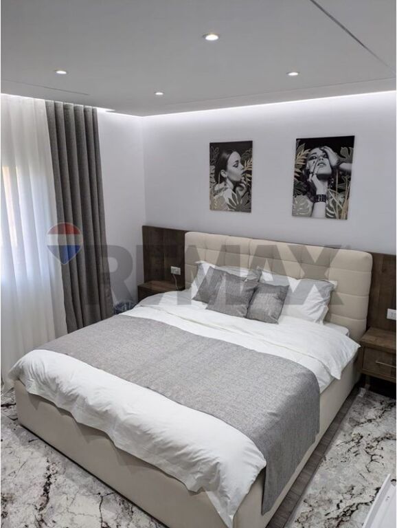 Apartament - Për Qira - Rruga Ferit Xhajko