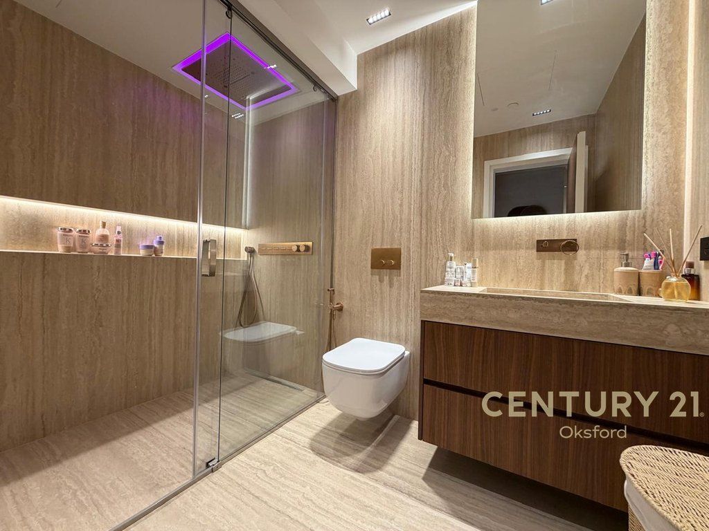 Shesim Apartament Luksoz 2+1 + Post Parkimi tek “Down Town Tirana”